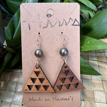 画像をギャラリービューアに読み込む, Mauna Kea Hawaiian Koa Wood &amp; Tahitian Pearl- 14k Gold Filled / Sterling Silver Earrings
