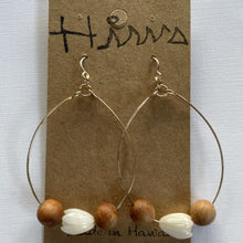画像をギャラリービューアに読み込む, Koa Wood &amp; Mother of Pearl Pikake Bead - 14k Gold Filled Hoop Earrings
