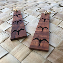 画像をギャラリービューアに読み込む, &#39;Iwa Hawaiian Koa Wood - 14k Gold Filled/ Sterling Silver Earrings
